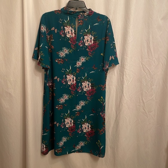 Worthington V-Neck Collar Floral Dress, Flutter Sleeves, Green, Size 14 - Picture 2 of 4